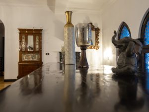 Art. History. Experience. – Descoperă camera secretă de poker privat în București