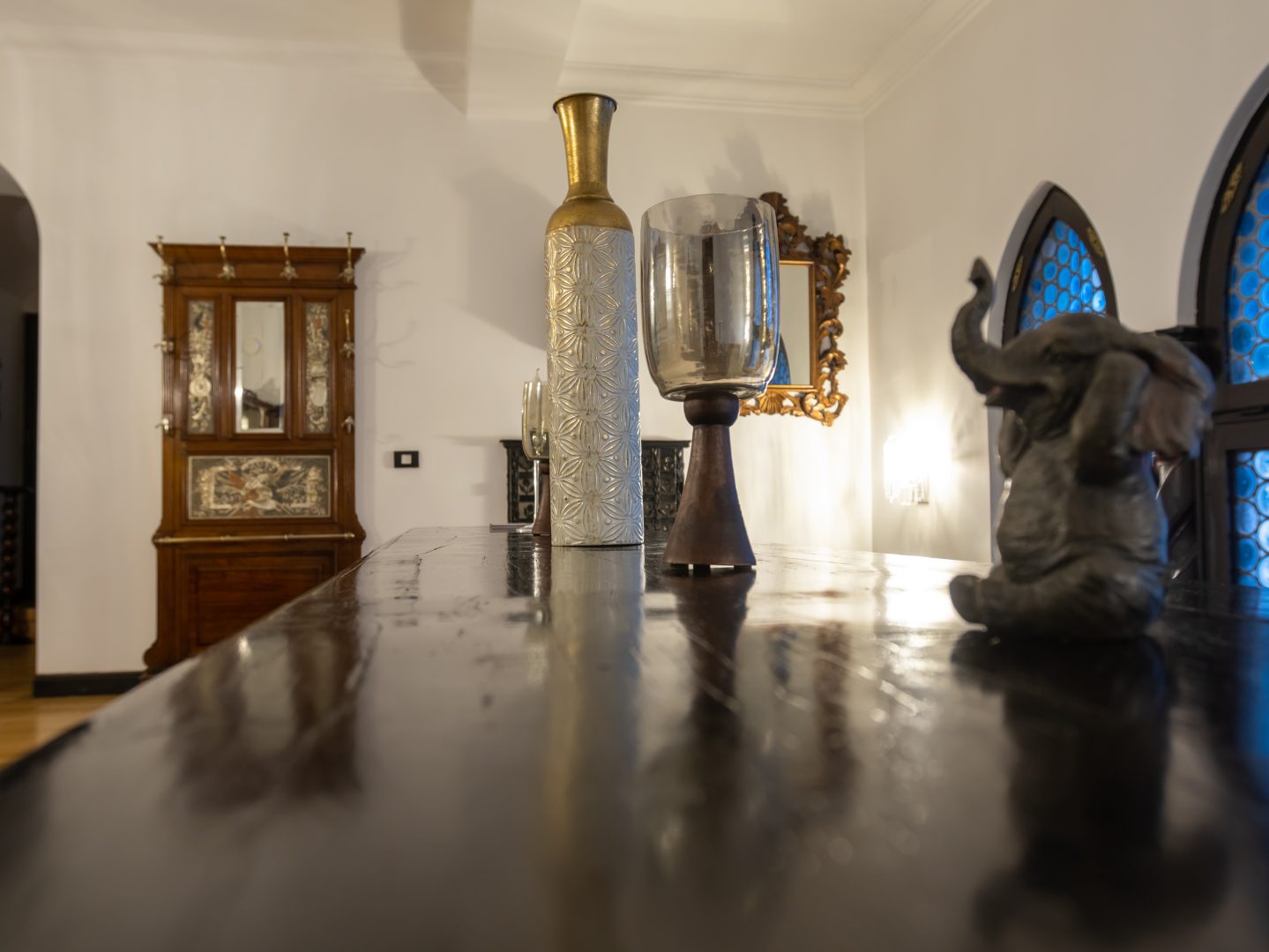 Art. History. Experience. – Descoperă camera secretă de poker privat în București